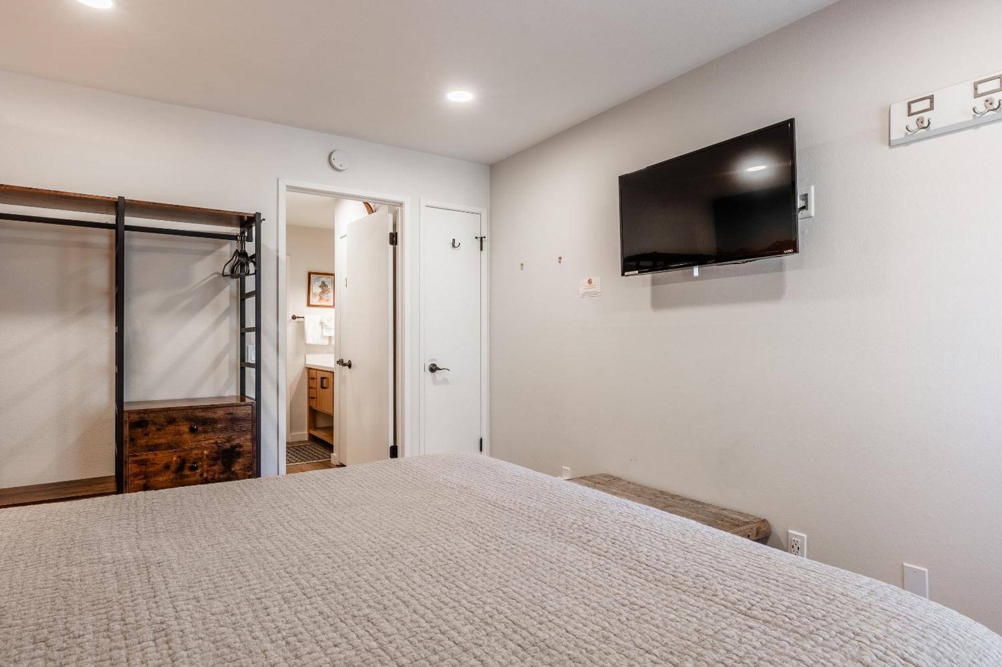 Fully Renovated! St Anton #17 Ski In Ski Out 1 Bedroom 1 Bathroom Condo! Sleeps Up To 4! Mammoth Lakes Eksteriør billede